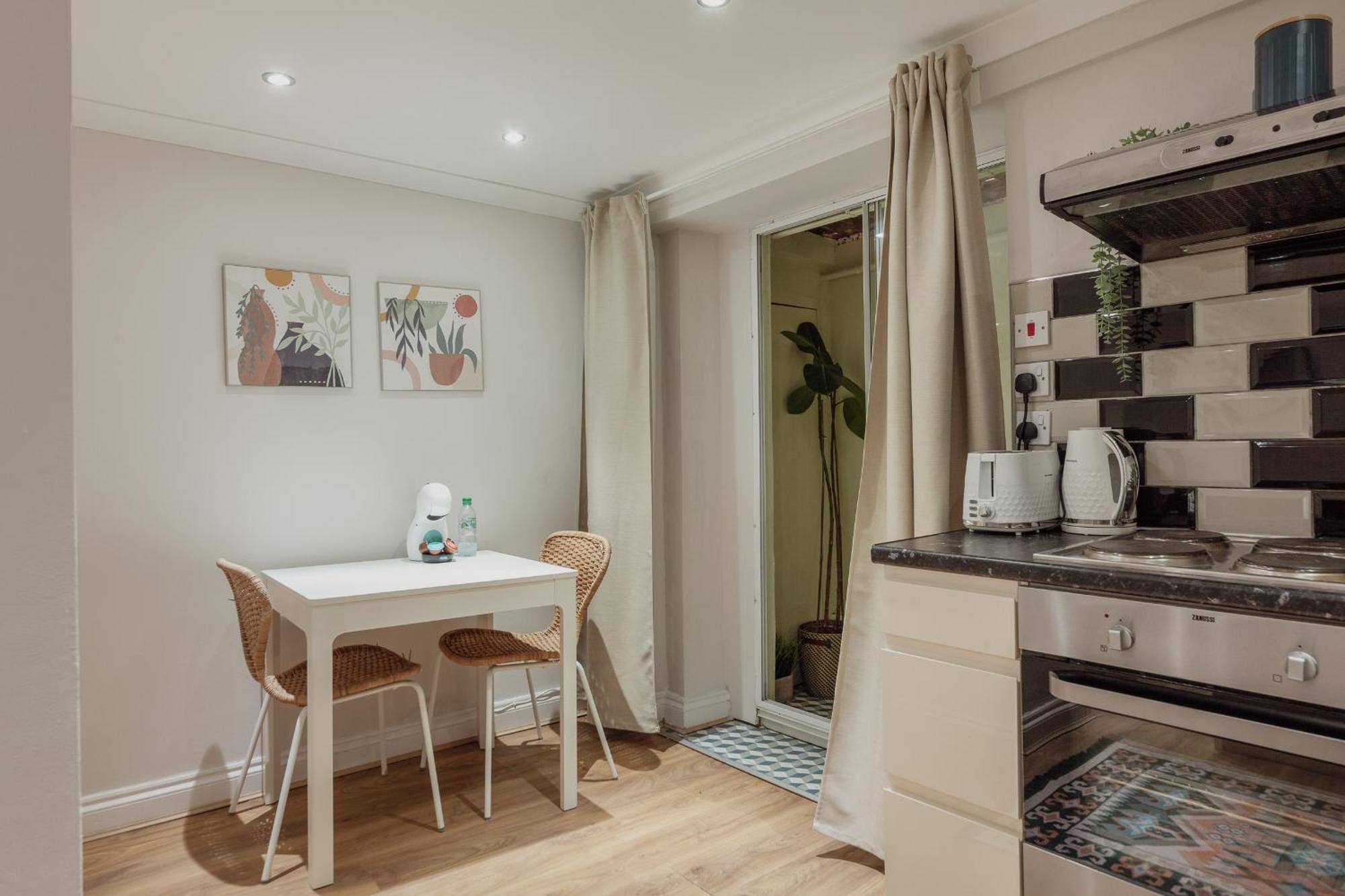 Kensington Nest Serviced Studio Apartamento *